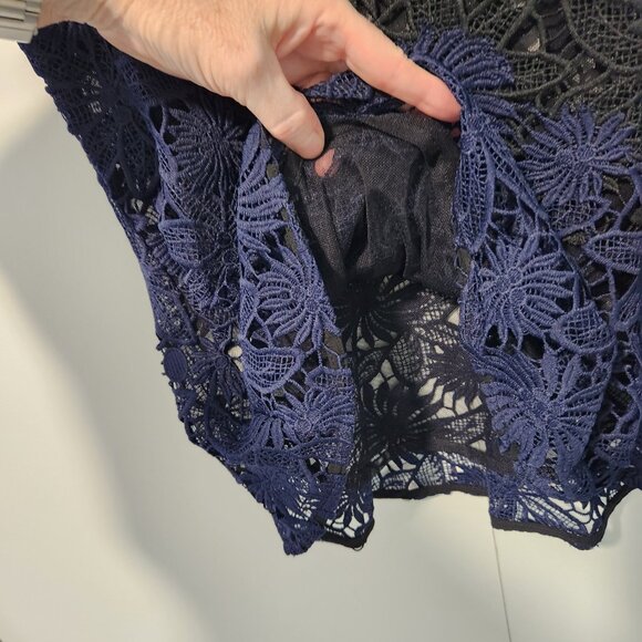 Deletta from Anthropologie Lace Navy Blue Black Cap Sleeve Blouse Top - PXS - Picture 7 of 9